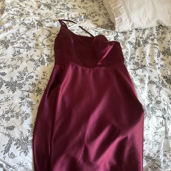David’s bridal bridesmaid dress one shoulder wine - Picture 3 of 3
